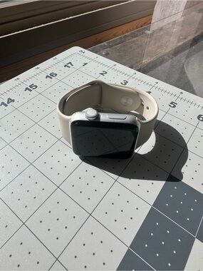 Applewatch series 3 42MM with starlight Silicone Band